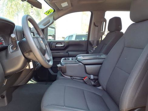 Used 2022 Chevrolet Silverado 2500 Custom w/ Custom Value Package image 18