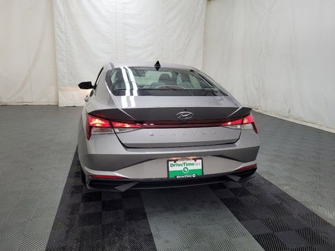 Used 2021 Hyundai Elantra SE FWD image 6