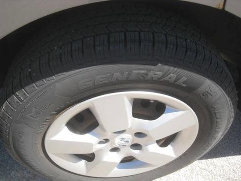 Used 2014 Nissan Rogue S AWD/4WD image 32
