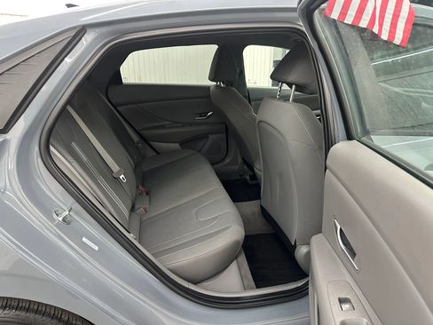 Used 2021 Hyundai Elantra SEL image 13