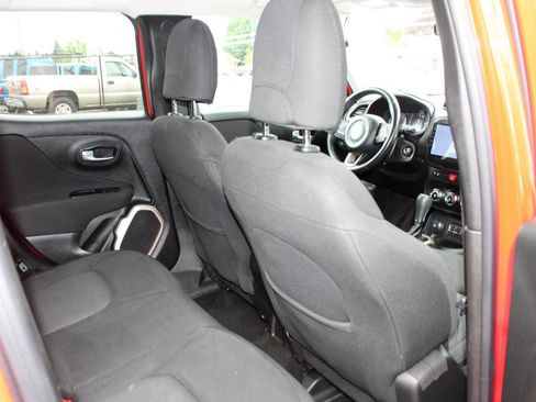 Used 2015 Jeep Renegade Latitude w/ Cold Weather Group AWD/4WD image 14