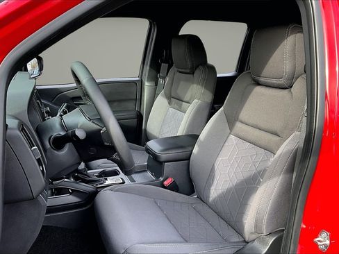 Used 2026 Nissan Frontier SV w/ All-Weather Content Package image 21