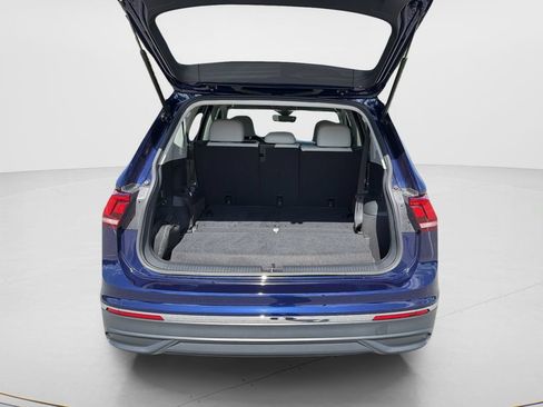 Used 2023 Volkswagen Tiguan SE FWD image 9
