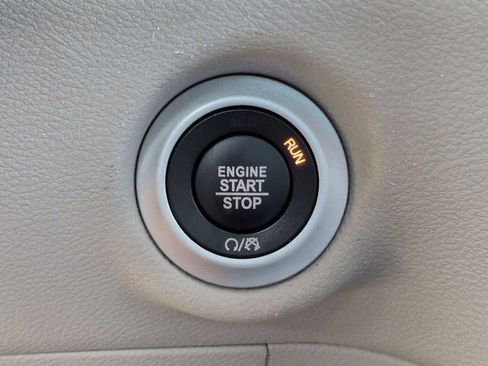 Used 2021 Chrysler Voyager Lxi FWD image 25