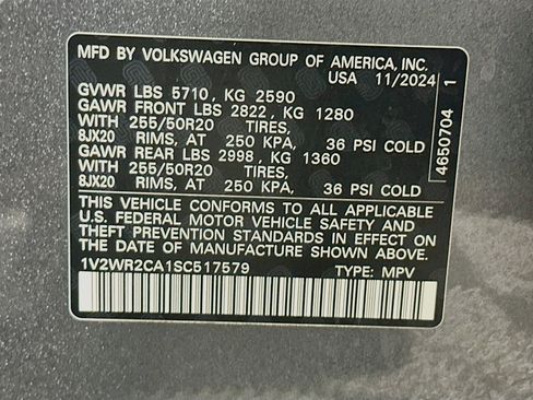 Used 2025 Volkswagen Atlas SE FWD image 12