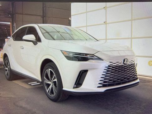 Used 2025 Lexus RX 350 FWD w/ Technology Package image 2