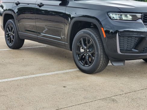New 2026 Jeep Grand Cherokee L 4WD image 11