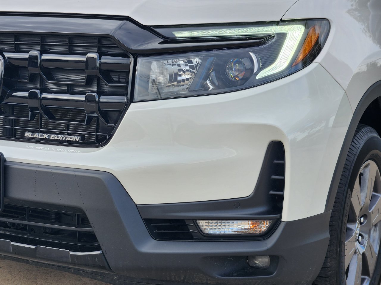 Certified 2025 Honda Ridgeline Black Edition image 9