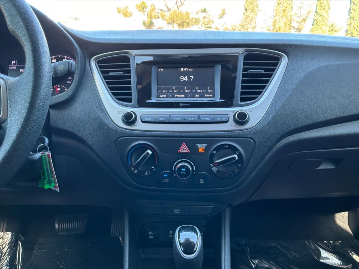 Used 2021 Hyundai Accent SE FWD image 15