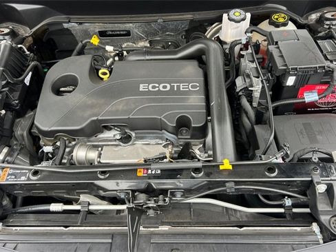 Used 2022 Chevrolet Equinox LT image 24