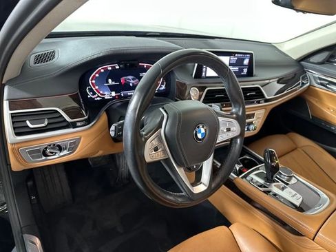 Used 2021 BMW 750i xDrive image 13