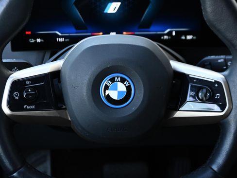 Certified 2025 BMW iX xDrive50 image 28