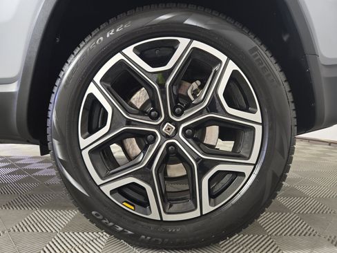 Used 2025 Rivian R1S Adventure Dual AWD/4WD image 10