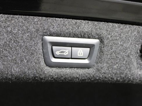 Used 2023 BMW 530e w/ M Sport Package image 35