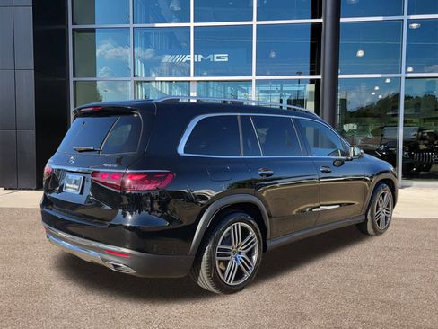 Used 2025 Mercedes-Benz GLS 450 4MATIC image 4