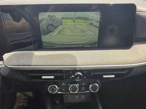 Certified 2025 Nissan Kicks SV FWD image 20