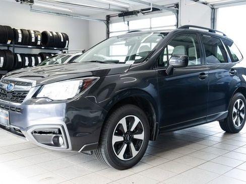 Used 2017 Subaru Forester 2.5i Premium AWD/4WD image 3