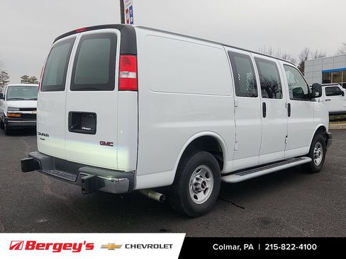 Used 2024 GMC Savana 2500 w/ Driver Convenience Package image 4