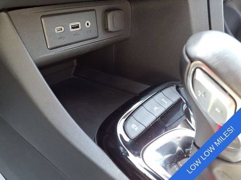 Used 2023 Buick Encore GX Essence w/ Experience Buick Package FWD image 8