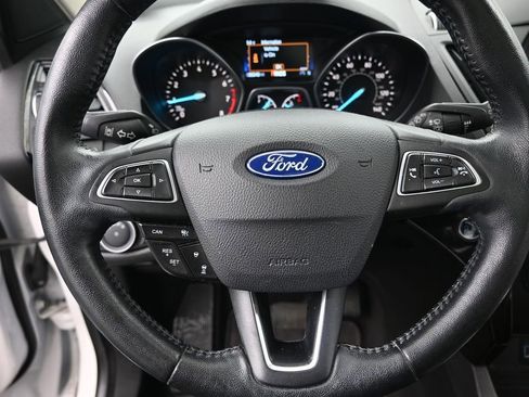 Used 2019 Ford Escape Titanium image 23