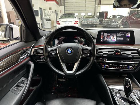 Used 2020 BMW 530i w/ Convenience Package RWD image 19