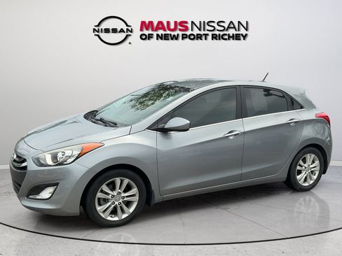 Used 2015 Hyundai Elantra GT FWD image 5
