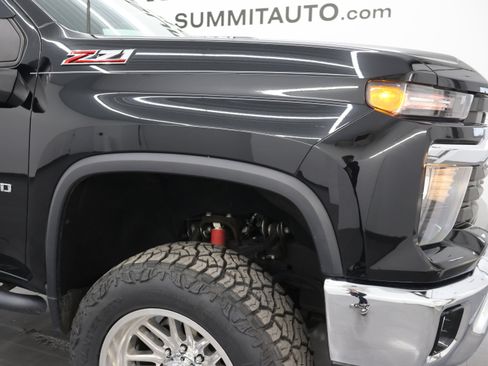Used 2024 Chevrolet Silverado 2500 LT AWD/4WD image 22