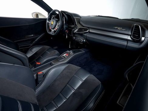 Used 2014 Ferrari 458 Italia image 48