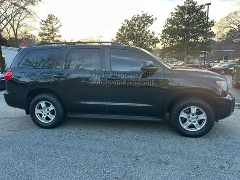 Used 2017 Toyota Sequoia SR5 RWD image 22