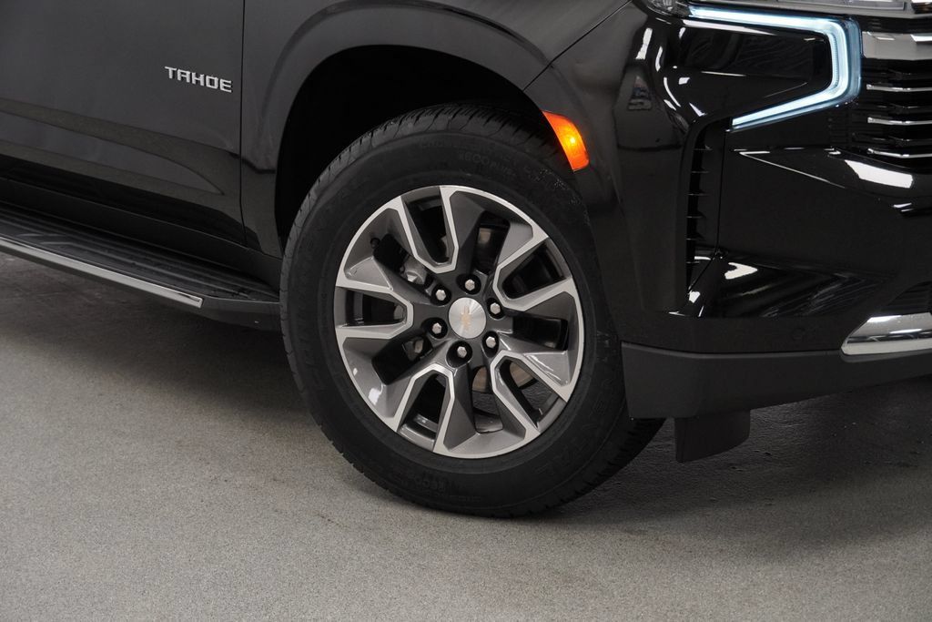 Used 2022 Chevrolet Tahoe LT w/ Luxury Package AWD/4WD image 10