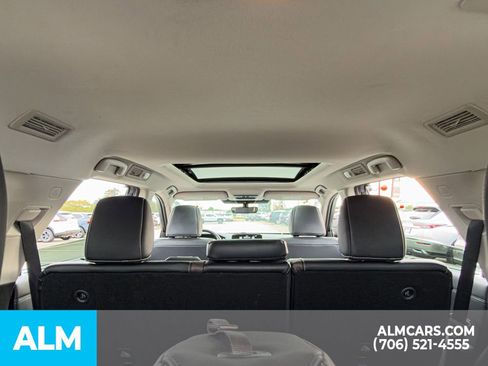 Used 2024 Nissan Pathfinder Platinum w/ Black Appearance Package FWD image 24