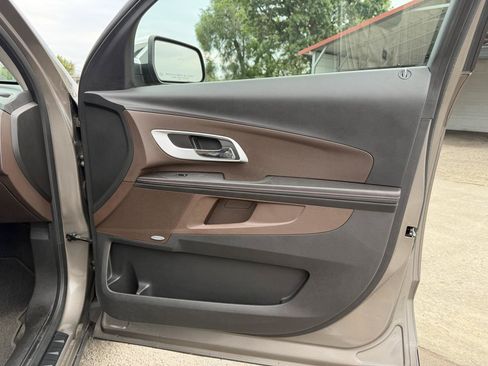 Used 2010 Chevrolet Equinox LTZ FWD image 17