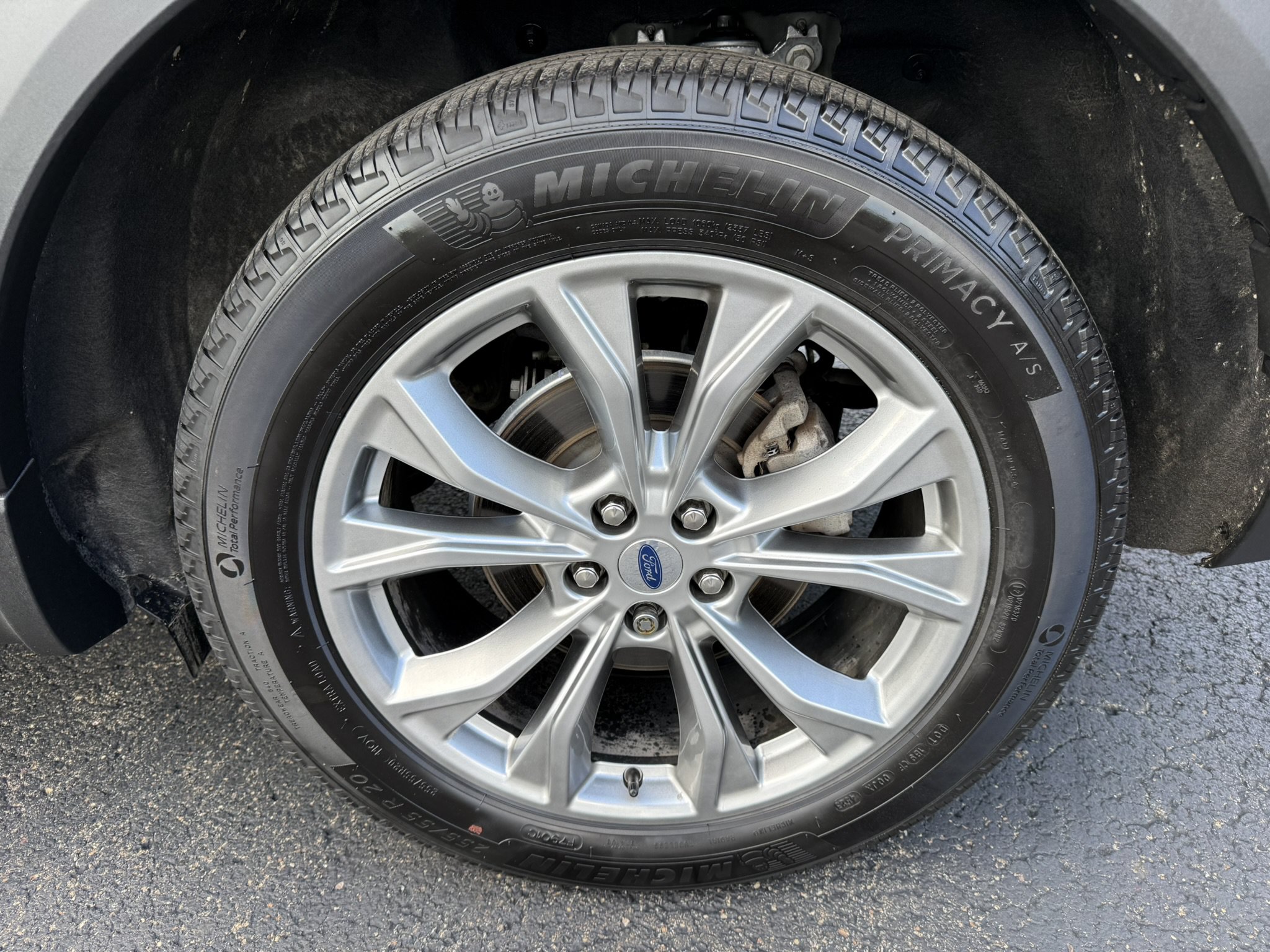 Used 2023 Ford Explorer XLT w/ Equipment Group 202A AWD/4WD image 8
