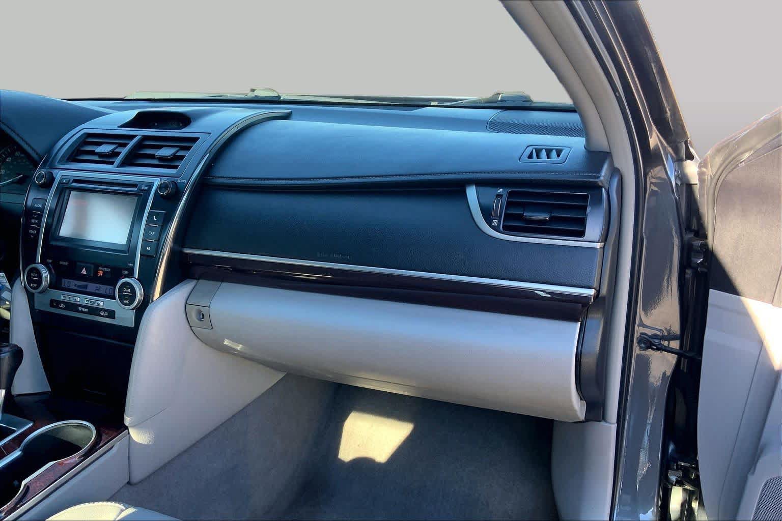 Used 2012 Toyota Camry XLE FWD image 17