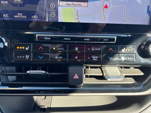 Used 2021 Toyota Highlander Limited image 34