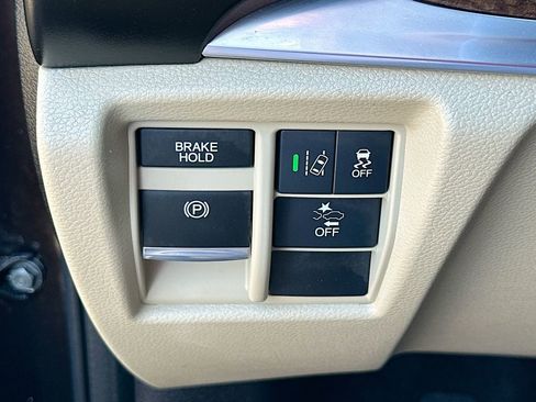 Used 2018 Acura MDX SH-AWD w/ Technology Package image 11