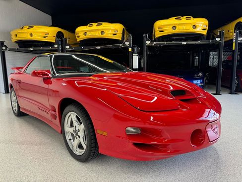 Used 2001 Pontiac Firebird Formula w/ Protection Group RWD image 3