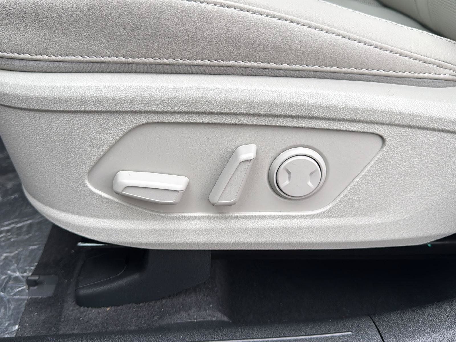 Used 2025 Kia Sorento S w/ Panoramic Sunroof Package FWD image 21