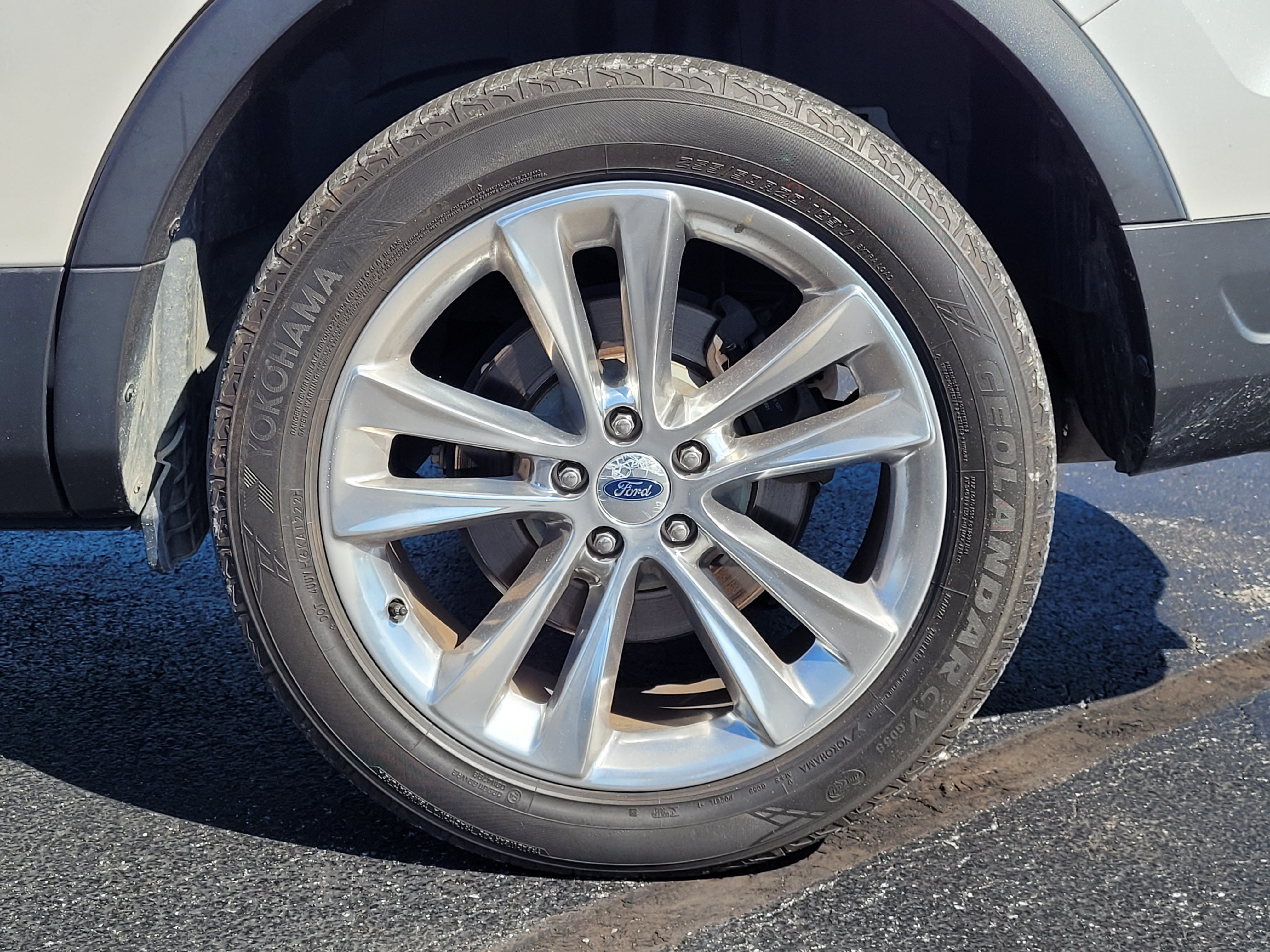 Used 2018 Ford Explorer XLT w/ Equipment Group 202A AWD/4WD image 10