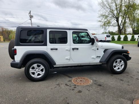 Used 2022 Jeep Wrangler Unlimited Sport AWD/4WD image 17
