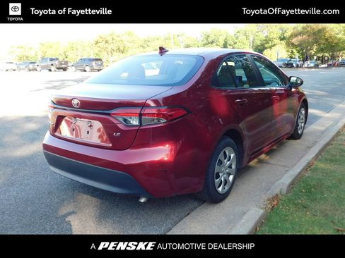 Used 2025 Toyota Corolla LE FWD image 10