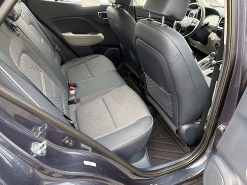 Certified 2025 Hyundai Venue Limited image 15