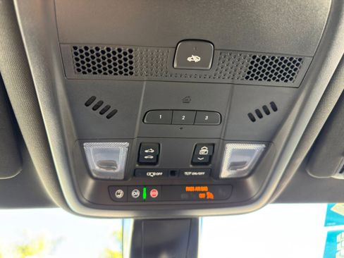 Used 2024 Cadillac XT6 Premium Luxury image 37