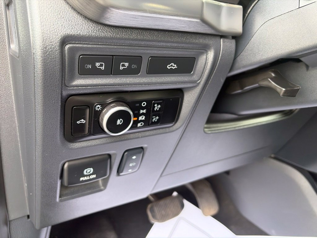 Used 2023 Ford F150 4x4 SuperCrew image 16
