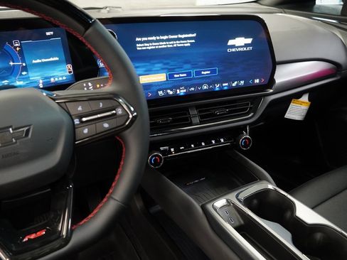 New 2026 Chevrolet Equinox EV RS image 7