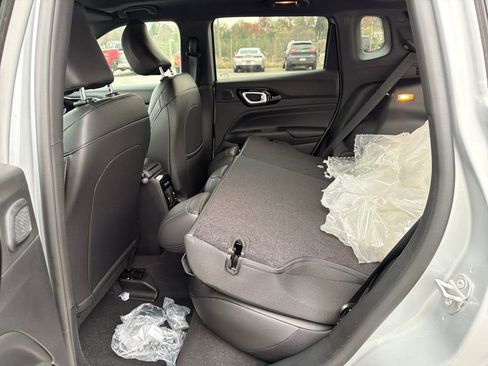 New 2026 Jeep Compass Limited w/ Sun, Sound & Navigation Group image 23