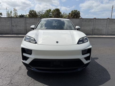 Certified 2024 Porsche Macan Turbo Electric image 9