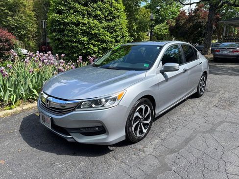 Used 2017 Honda Accord EX-L image 3