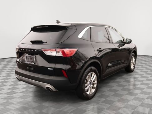 Used 2020 Ford Escape SE image 25