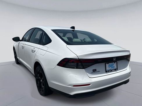 Certified 2025 Honda Accord SE image 6
